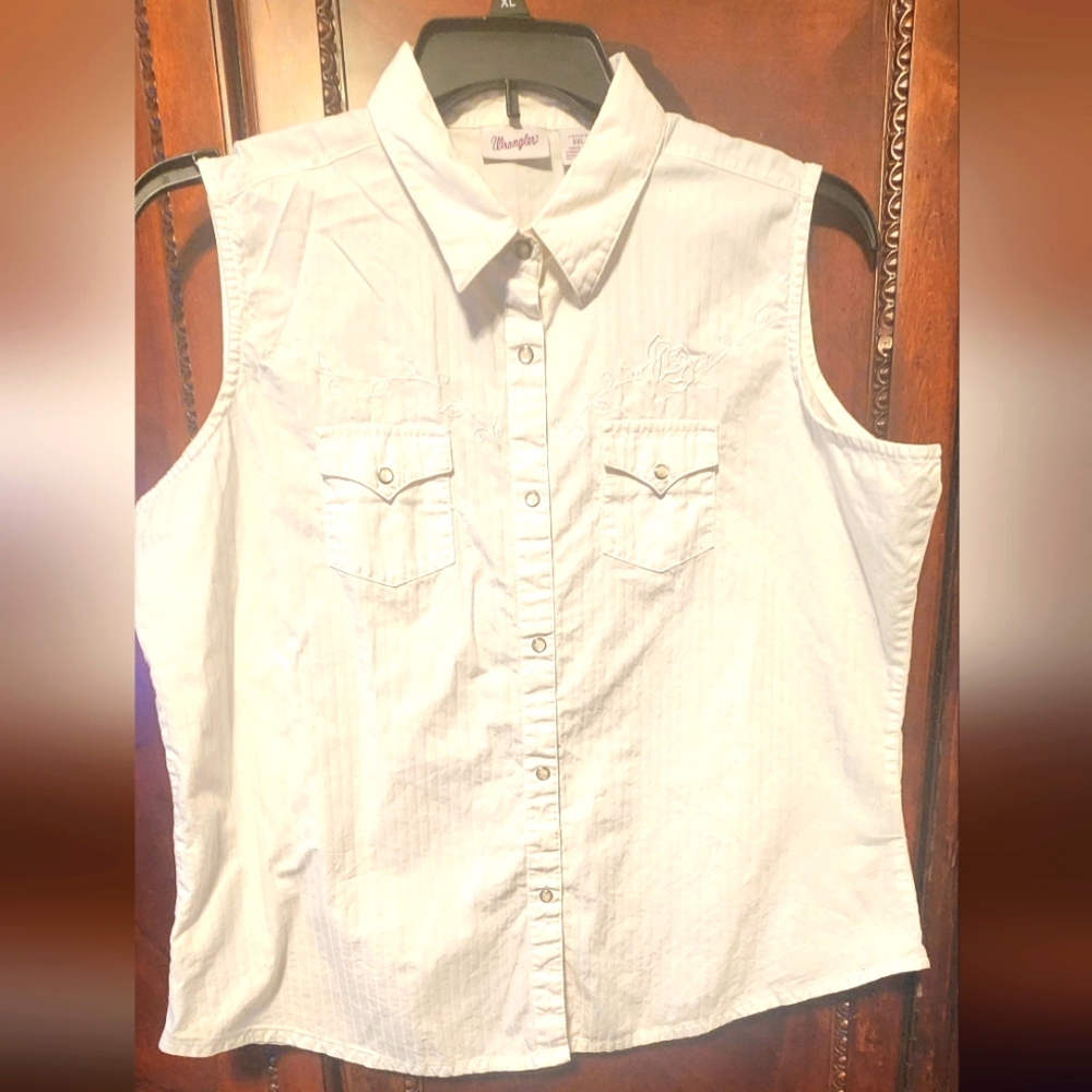 Wrangler Sleeveless, button down
